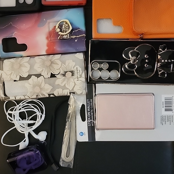Samsung Galaxy S22 Ultra Assorted Phone Cases and Accessories. Selling Together - Picture 4 of 4